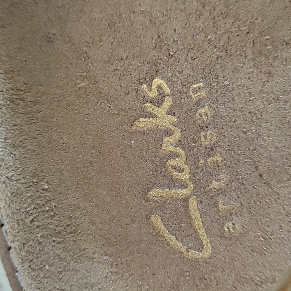 Clarks Genuine Leather Wedge Sandal w Velcro Strap - Picture 6 of 8